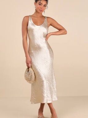 Lulus NWT Christelle Champagne Crinkle Satin Backless Midi Slip Dress Size Small